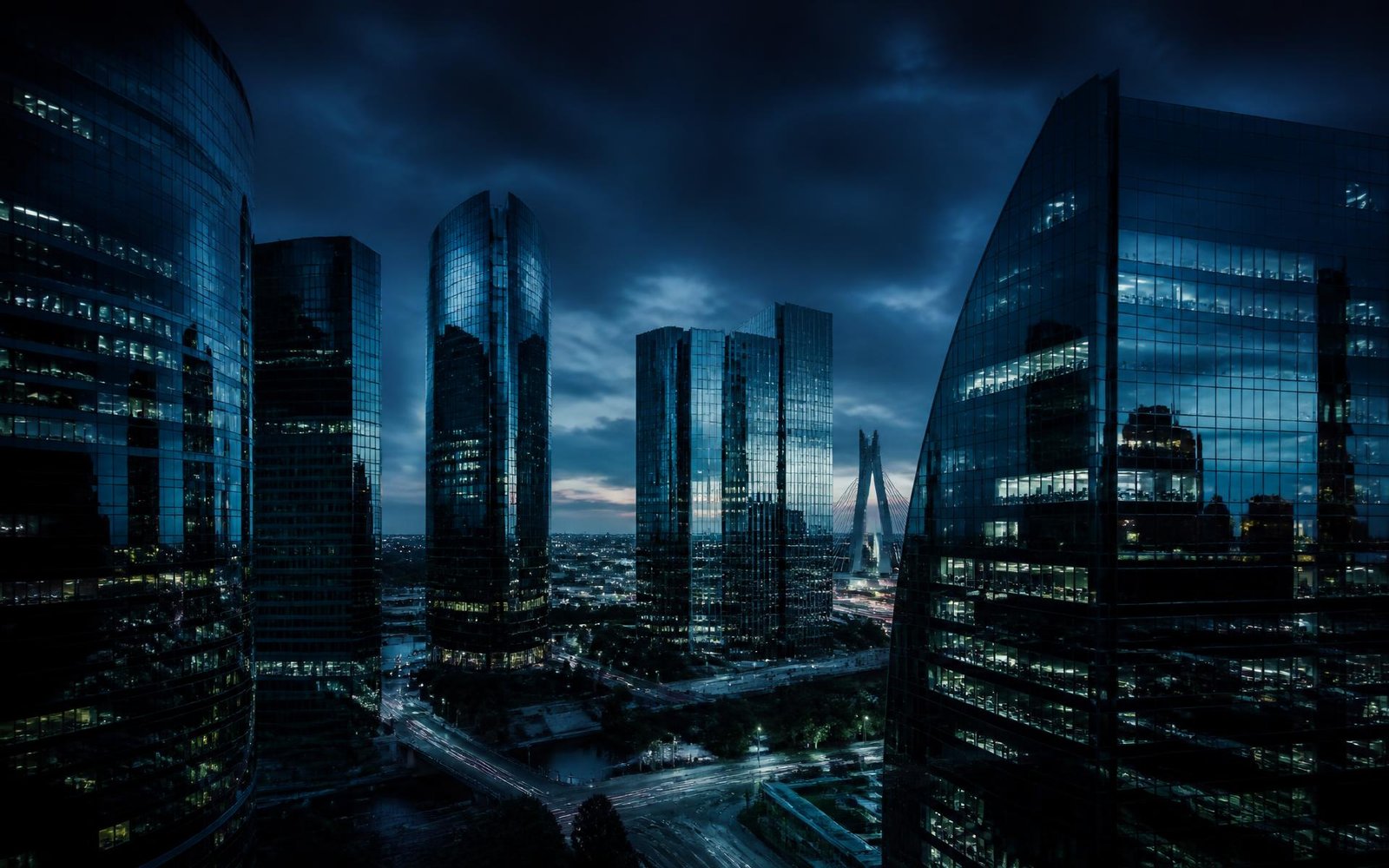 Skyline de um distrito financeiro ao anoitecer
